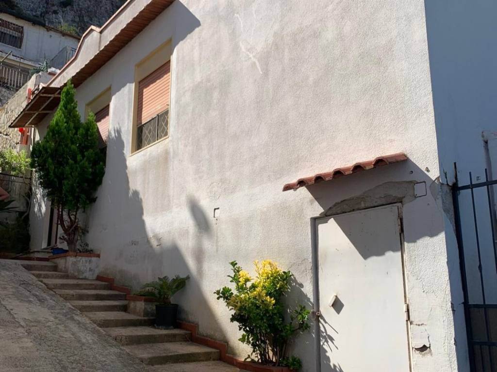 casa indipendente in vendita a Carini