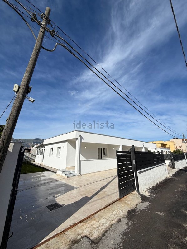 casa indipendente in vendita a Carini