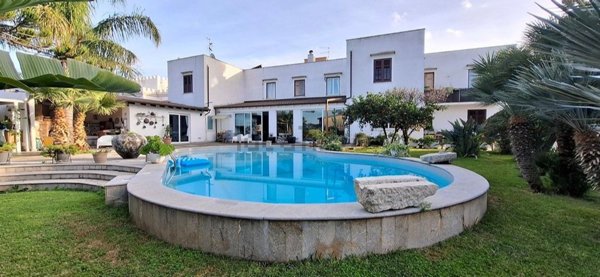 casa indipendente in vendita a Carini in zona Villagrazia di Carini