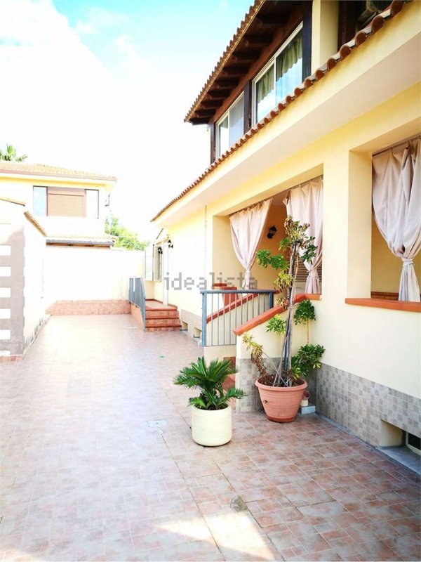 casa indipendente in vendita a Carini