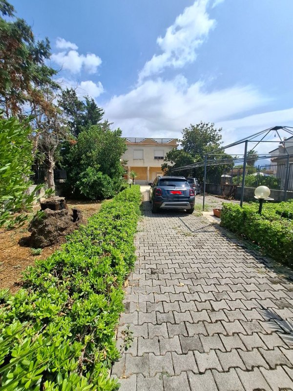 casa indipendente in vendita a Carini