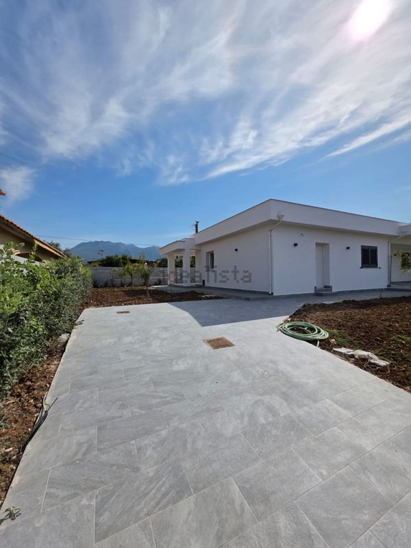 casa indipendente in vendita a Carini