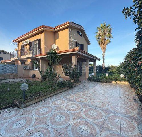 casa indipendente in vendita a Carini