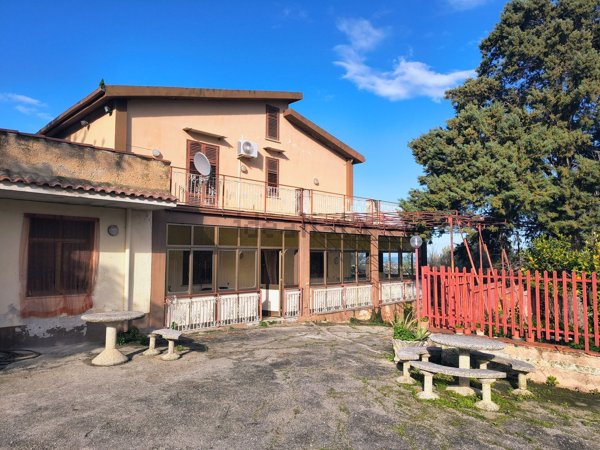 casa indipendente in vendita a Carini