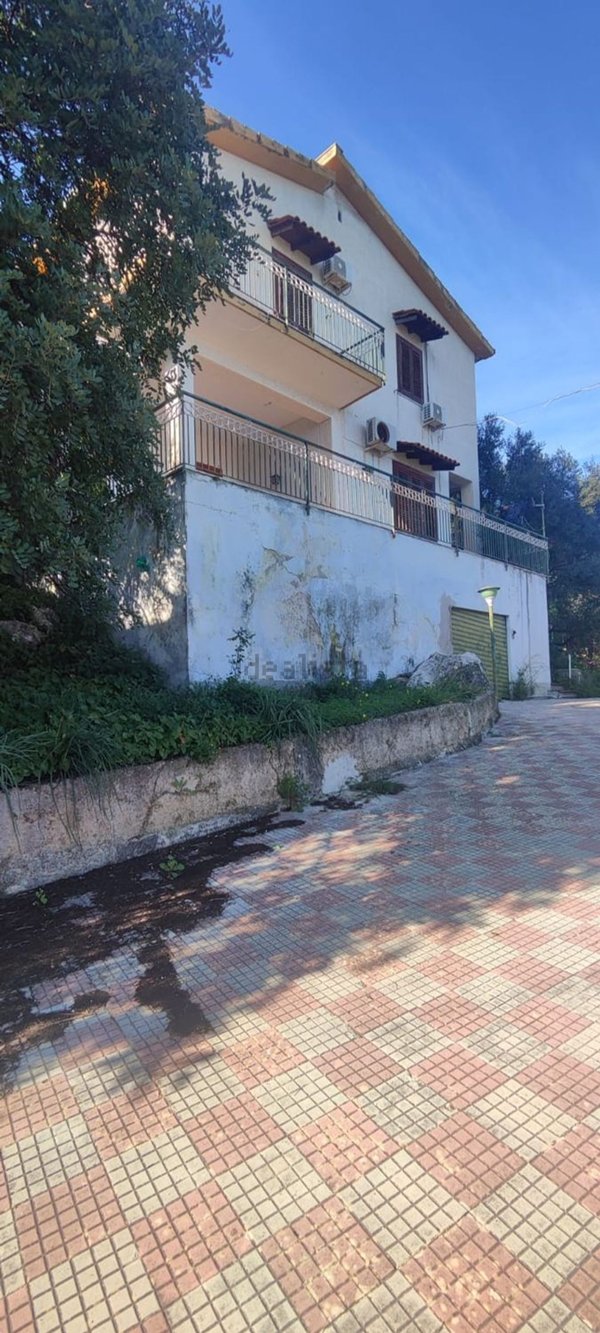 casa indipendente in vendita a Carini in zona Villagrazia di Carini