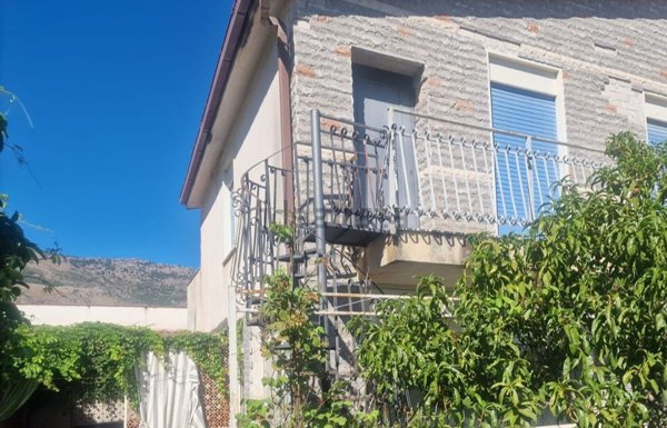 casa indipendente in vendita a Carini