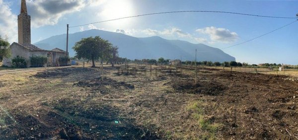 terreno edificabile in vendita a Carini
