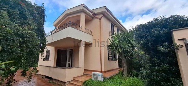 casa indipendente in vendita a Carini