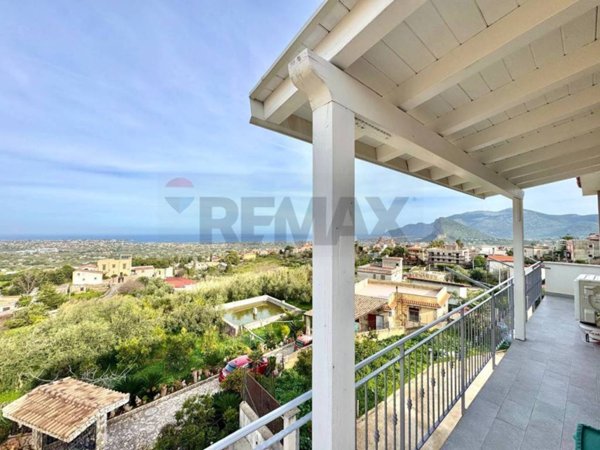 casa indipendente in vendita a Carini