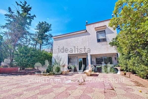 casa indipendente in vendita a Carini