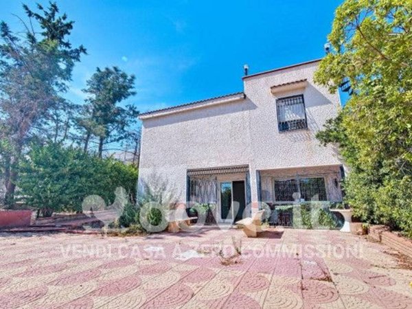 casa indipendente in vendita a Carini