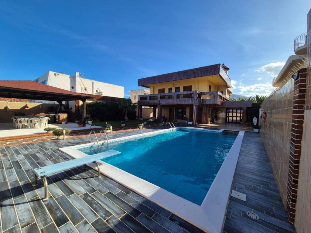 casa indipendente in vendita a Carini