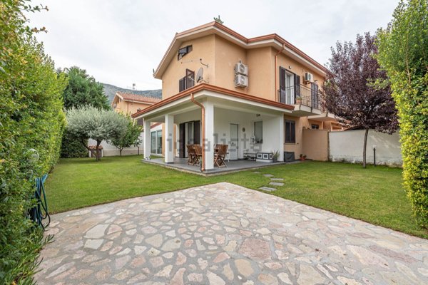 casa indipendente in vendita a Carini