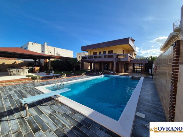 casa indipendente in vendita a Carini in zona Villagrazia di Carini