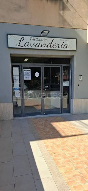 negozio in vendita a Carini