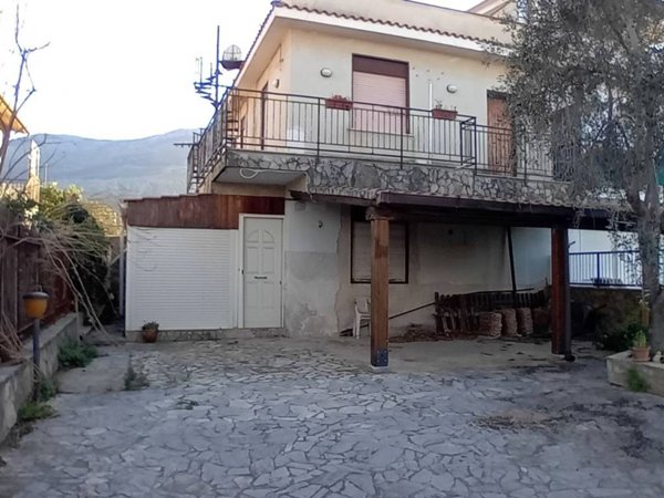 casa indipendente in vendita a Carini