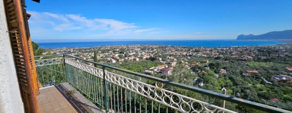 casa indipendente in vendita a Carini
