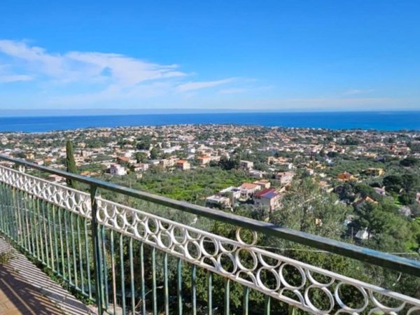 casa indipendente in vendita a Carini in zona Villagrazia di Carini
