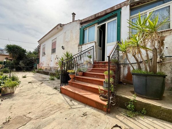 casa indipendente in vendita a Carini