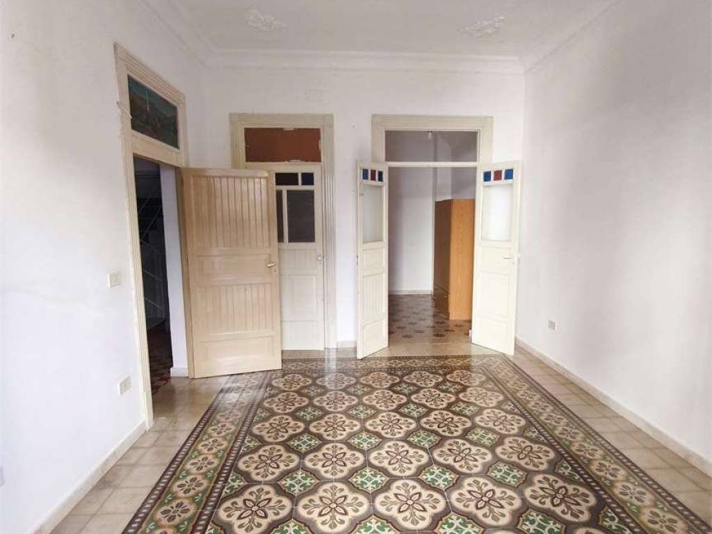 intera palazzina in vendita a Carini