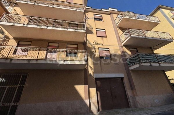 locale commerciale in vendita a Carini