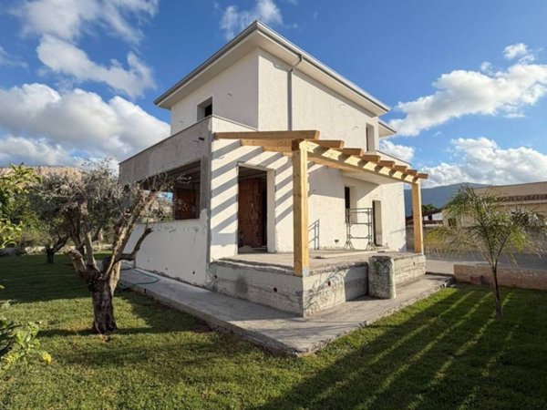 casa indipendente in vendita a Carini