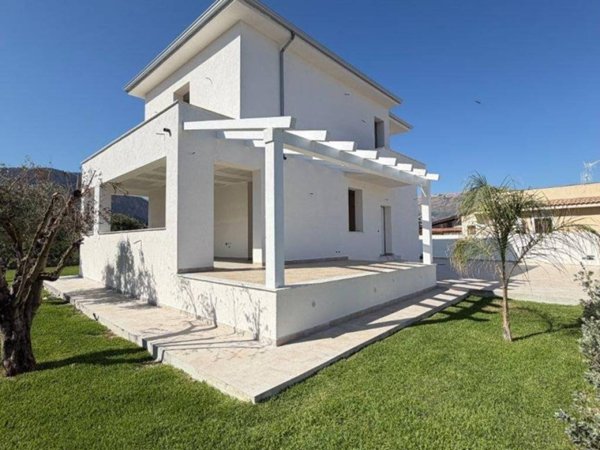 casa indipendente in vendita a Carini