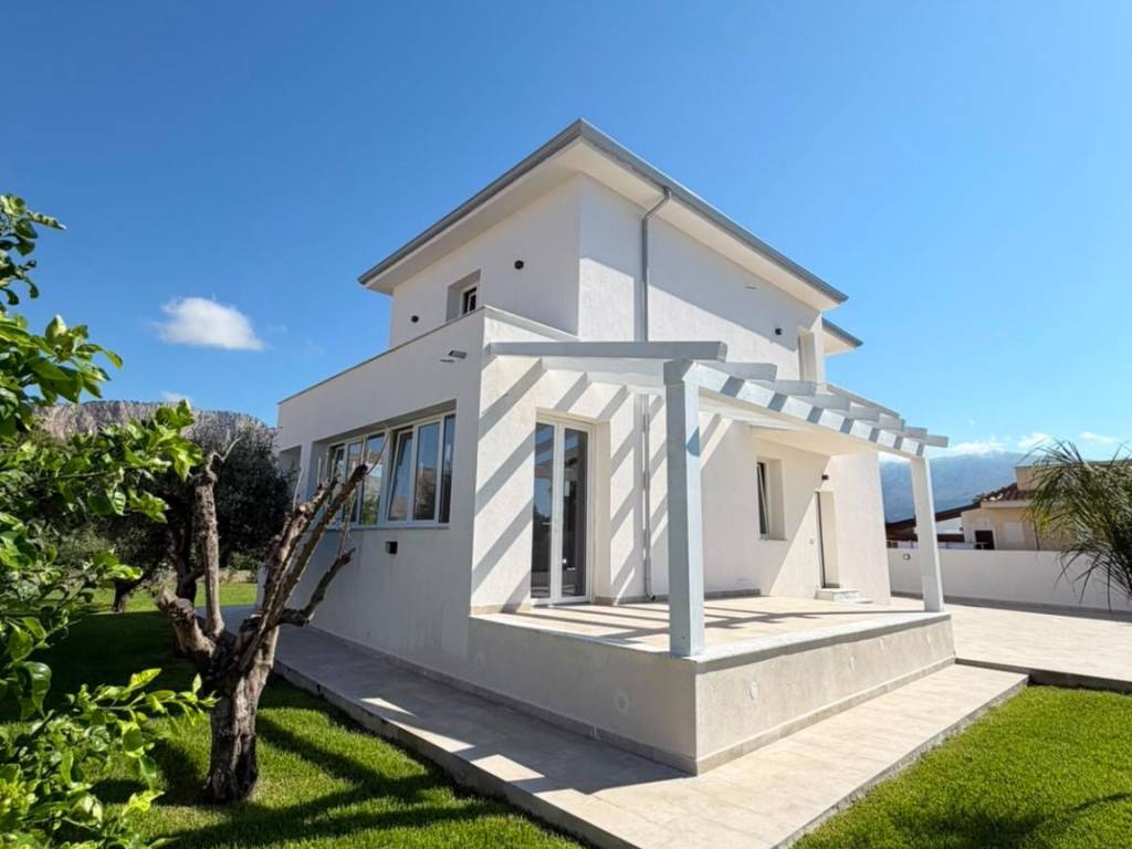 casa indipendente in vendita a Carini