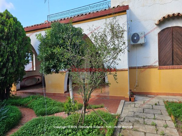 appartamento in vendita a Carini in zona Piraineto