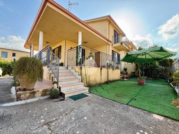 casa indipendente in vendita a Carini