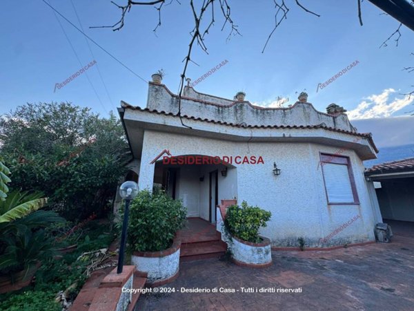 casa indipendente in vendita a Carini in zona Villagrazia di Carini