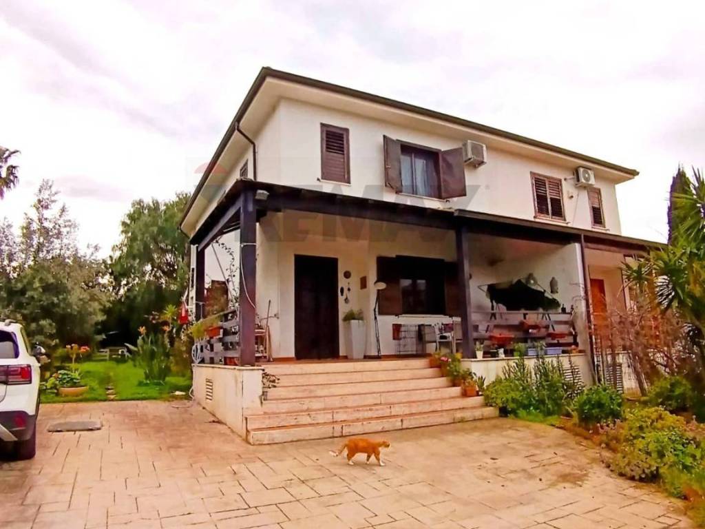 casa indipendente in vendita a Carini