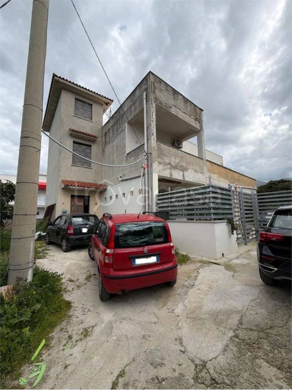casa indipendente in vendita a Carini