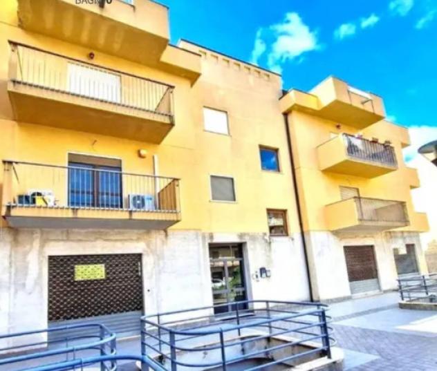 locale commerciale in vendita a Carini