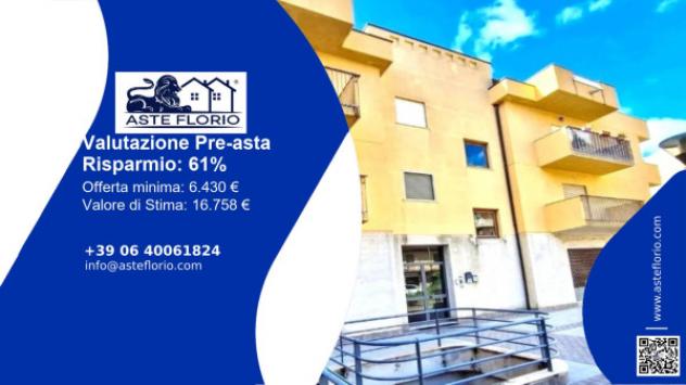 locale commerciale in vendita a Carini