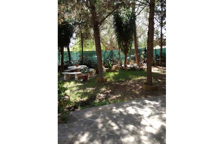 casa indipendente in vendita a Carini in zona Piraineto