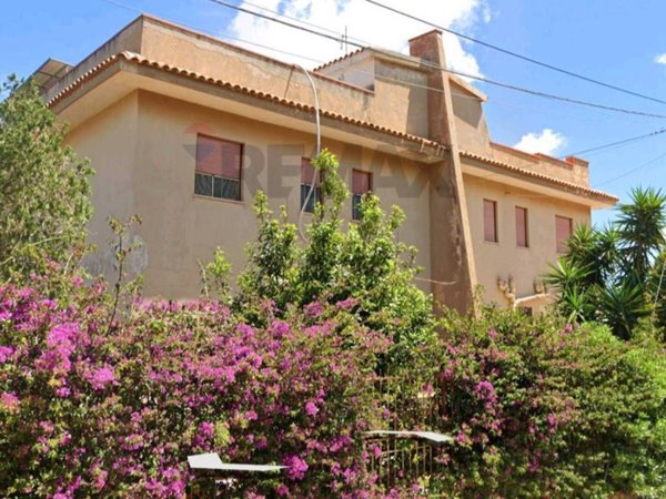 appartamento in vendita a Carini in zona Villagrazia di Carini