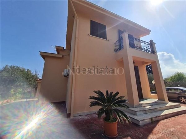 casa indipendente in vendita a Carini