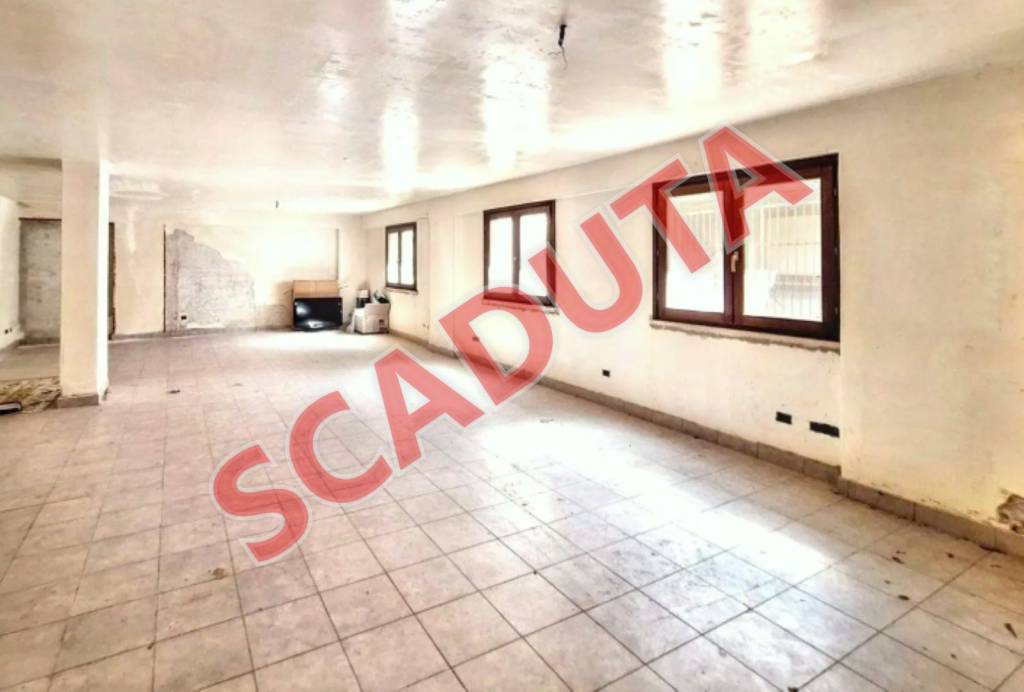 locale di sgombero in vendita a Carini