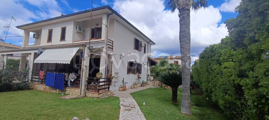 casa indipendente in vendita a Carini