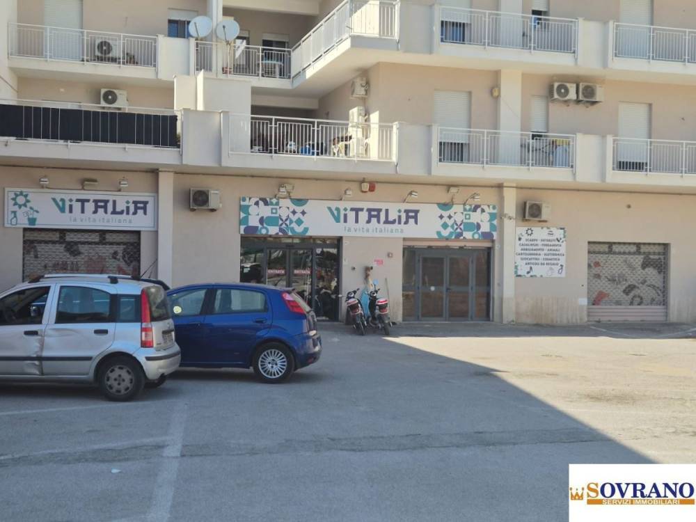 negozio in vendita a Carini in zona Bivio Foresta