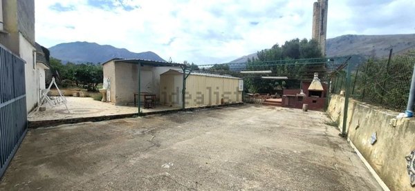 appartamento in vendita a Carini in zona Bivio Foresta