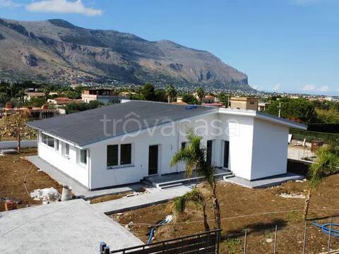 casa indipendente in vendita a Carini in zona Bivio Foresta