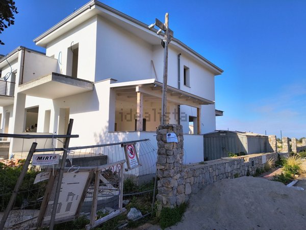 casa indipendente in vendita a Carini in zona Piraineto