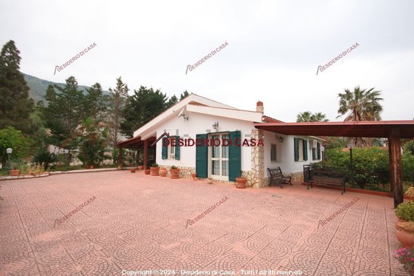 casa indipendente in vendita a Carini