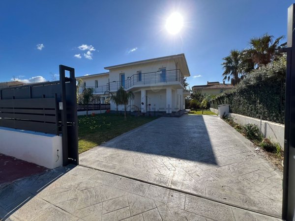 casa indipendente in vendita a Carini in zona Villagrazia di Carini