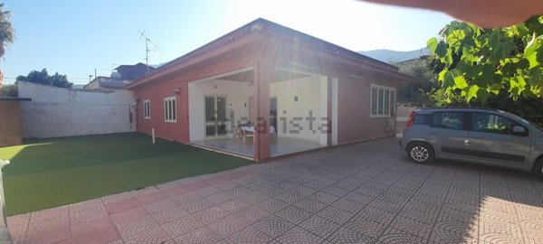 casa indipendente in vendita a Carini