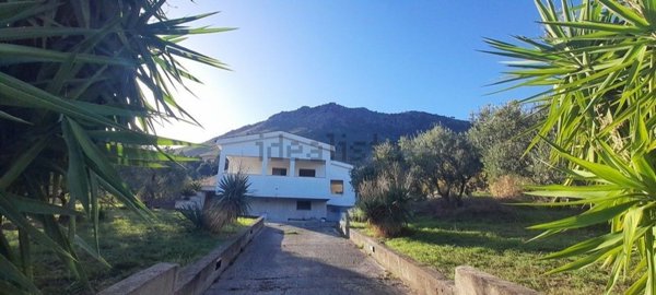 casa indipendente in vendita a Carini