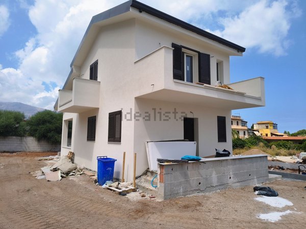 casa indipendente in vendita a Carini