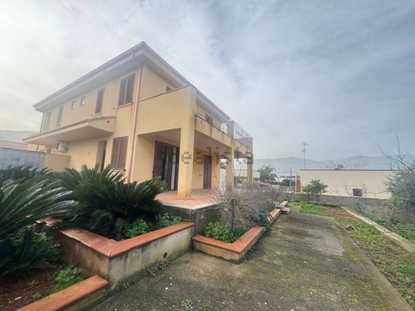 casa indipendente in vendita a Carini